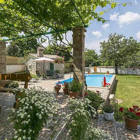 Haus Maria בית נופש *